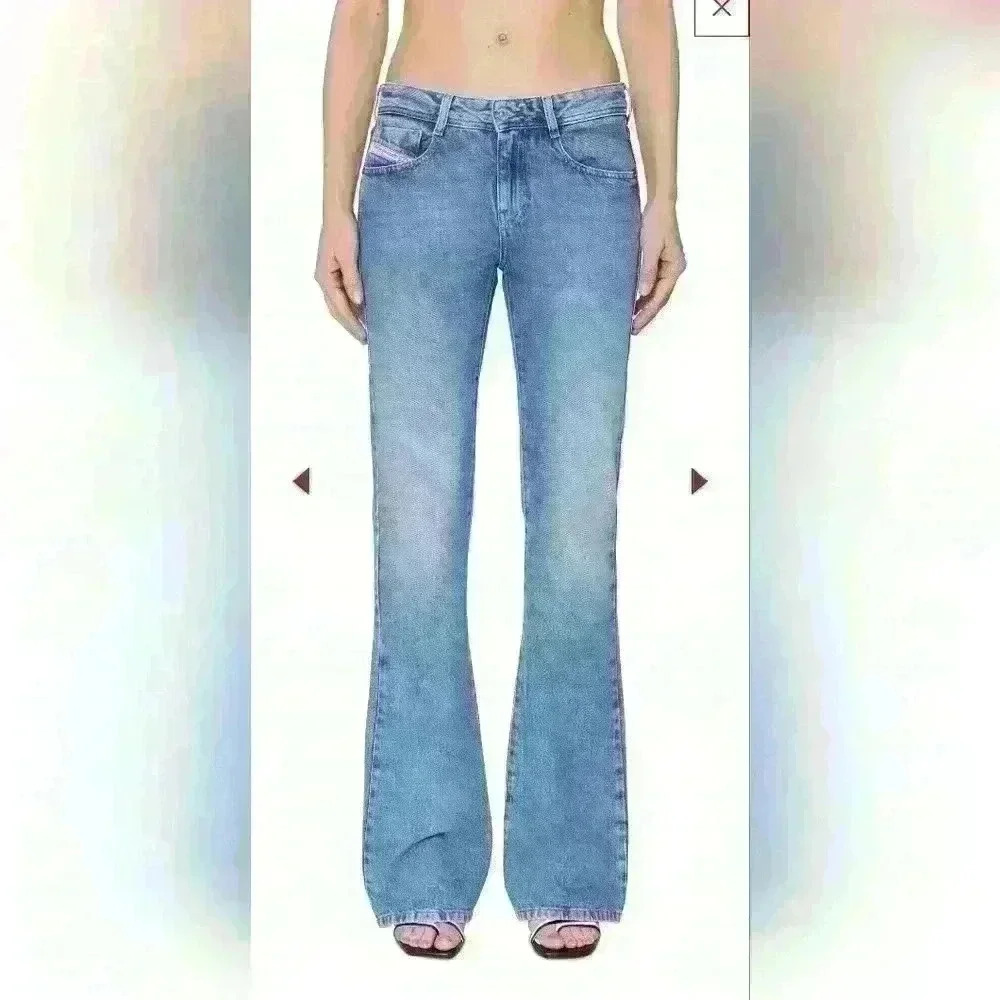 DESIEL LOW RISE  FLAIR LEG JEANS